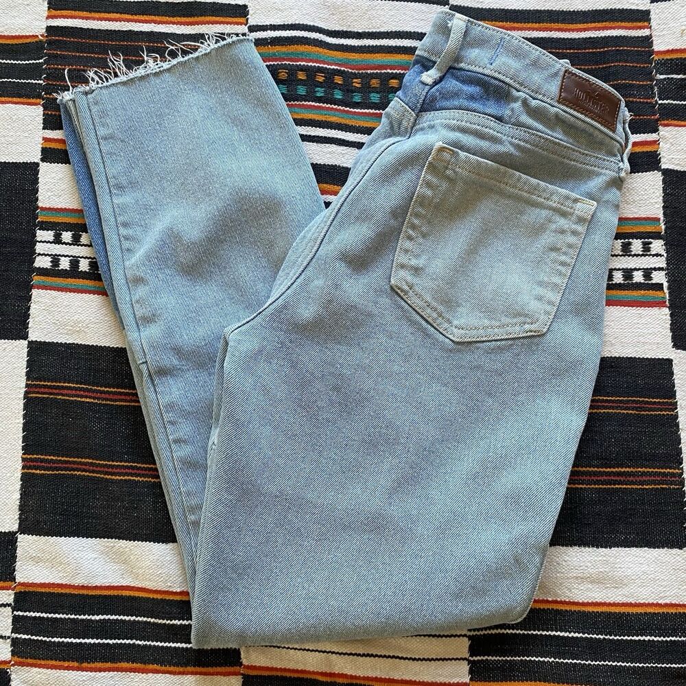 Hollister patchwork Ultra High Rise Mom Denim Jeans. 24/27.5. Festival Bohemian.